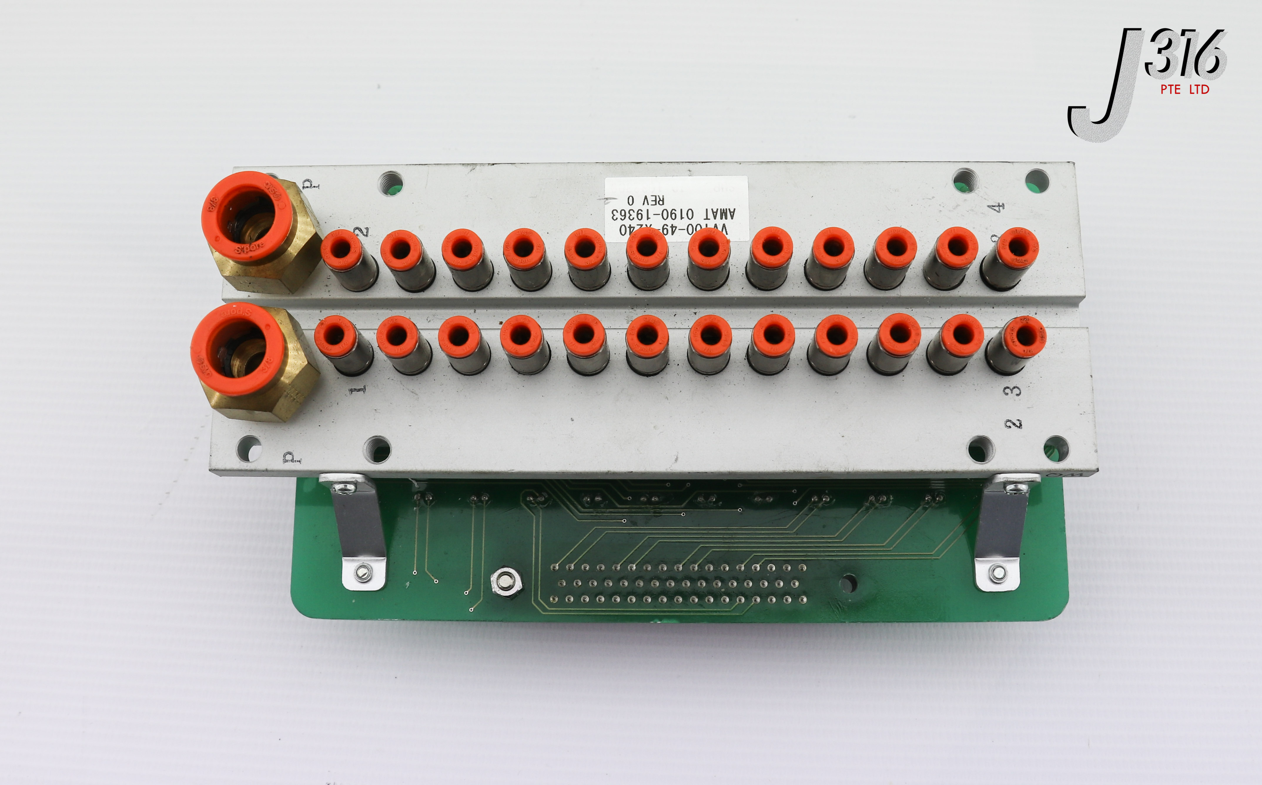 25733 APPLIED MATERIALS 24 SLOT MANIFOLD TERMINAL, VV100-49-X240